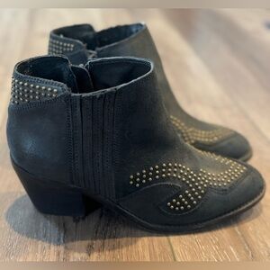 Lucky Brand Maiaa Leather Ankle Boot Women’s 8 Black Studded Bootie Almond Toe